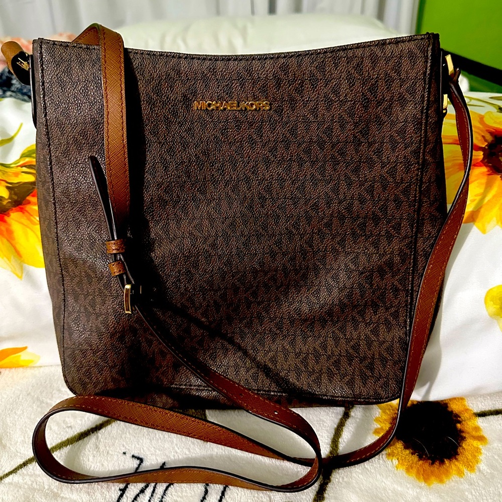 Michael Kors crossbody purse